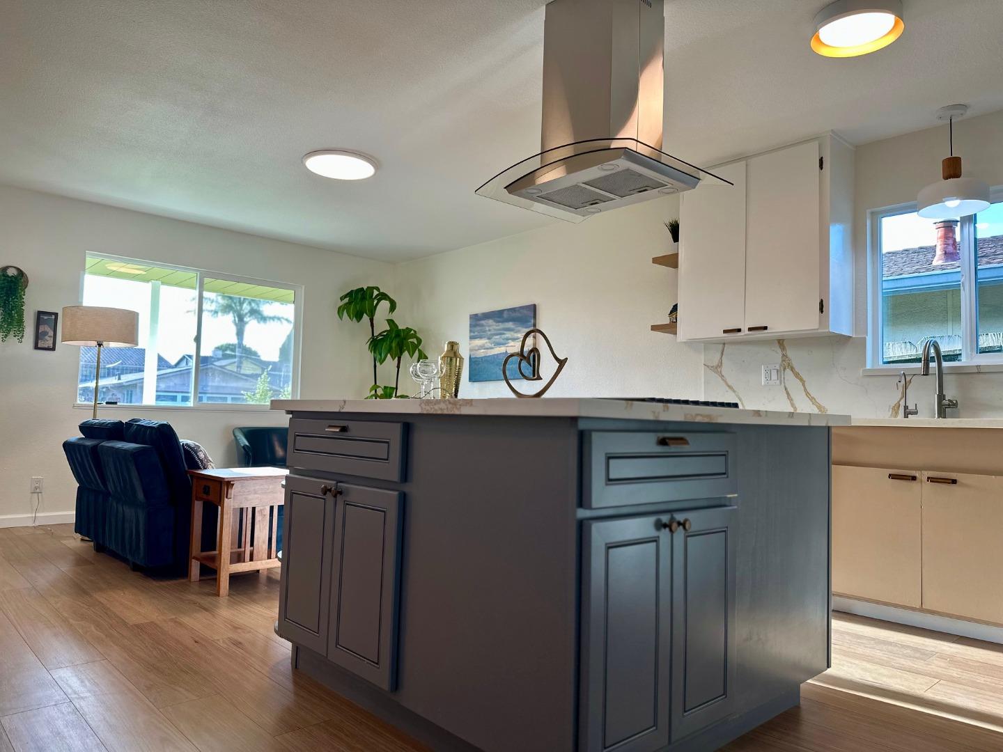 Detail Gallery Image 15 of 48 For 755 Pino Way, Salinas,  CA 93905 - 3 Beds | 2 Baths