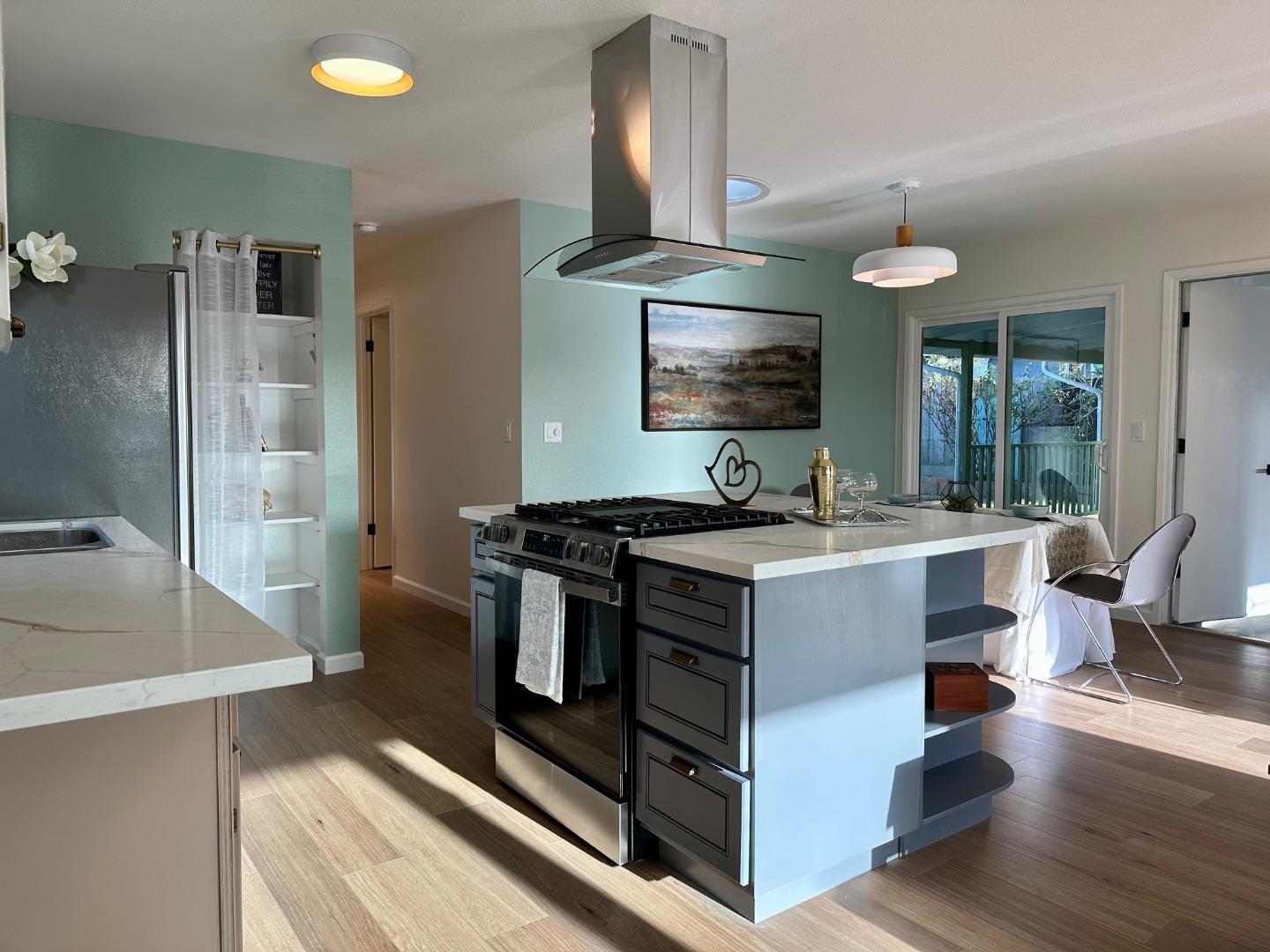 Detail Gallery Image 17 of 48 For 755 Pino Way, Salinas,  CA 93905 - 3 Beds | 2 Baths