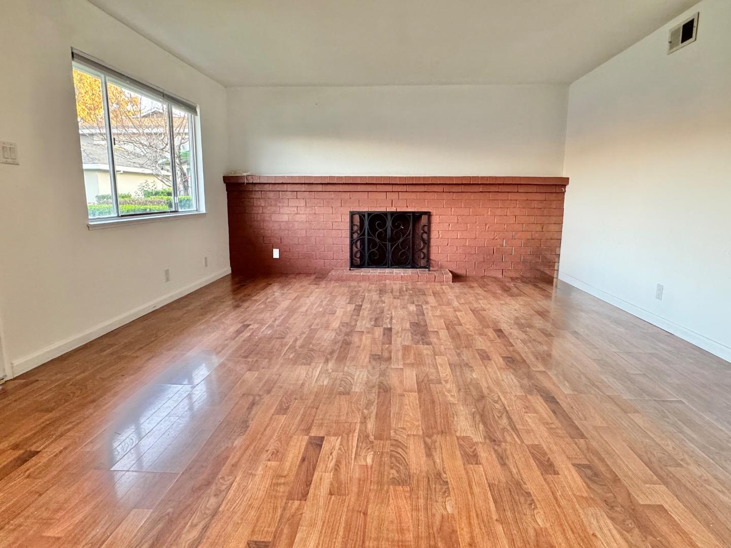 Detail Gallery Image 4 of 24 For 266 Tradewinds Ct #1,  San Jose,  CA 95123 - 2 Beds | 1 Baths