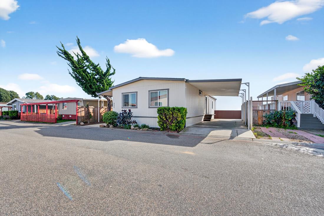 Detail Gallery Image 2 of 28 For 13226 Cielo Azul #250,  Castroville,  CA 95012 - 3 Beds | 2 Baths