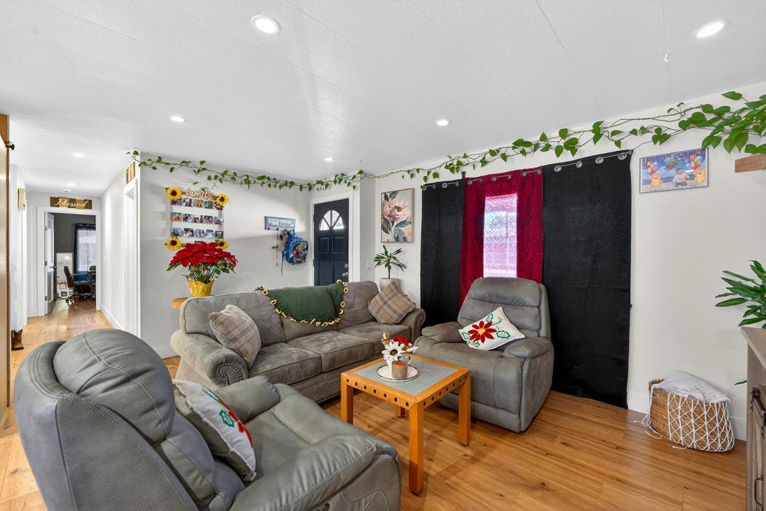 Detail Gallery Image 8 of 28 For 13226 Cielo Azul #250,  Castroville,  CA 95012 - 3 Beds | 2 Baths