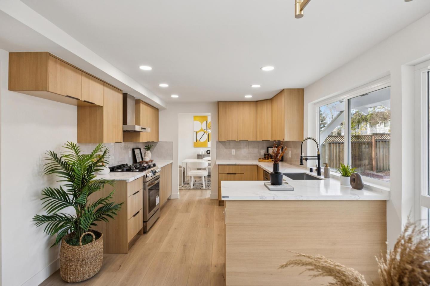 Detail Gallery Image 12 of 49 For 6924 Bret Harte Dr, San Jose,  CA 95120 - 5 Beds | 2/1 Baths