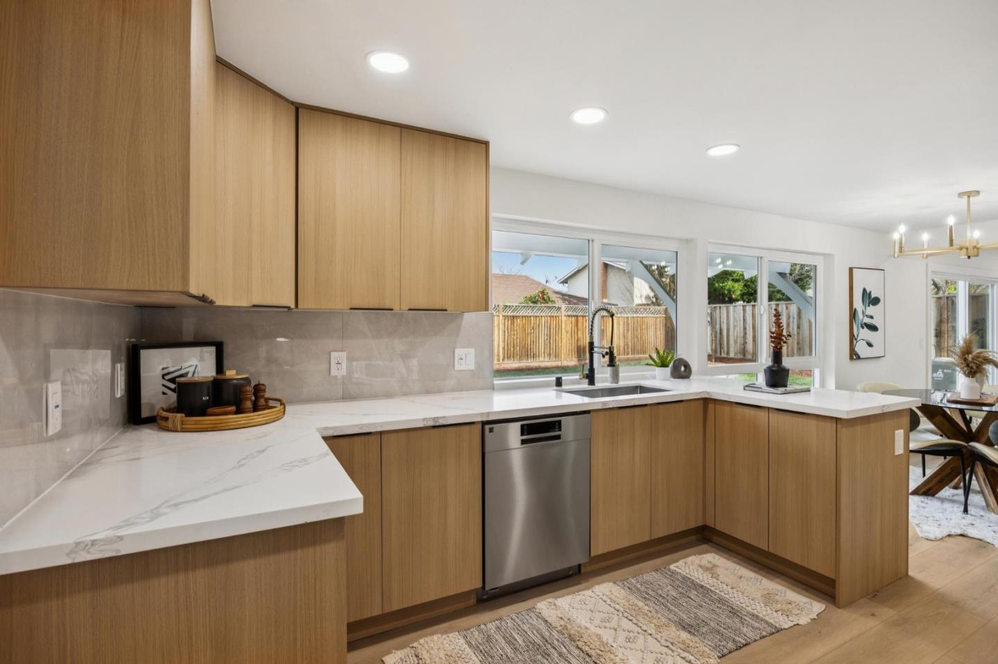 Detail Gallery Image 14 of 49 For 6924 Bret Harte Dr, San Jose,  CA 95120 - 5 Beds | 2/1 Baths