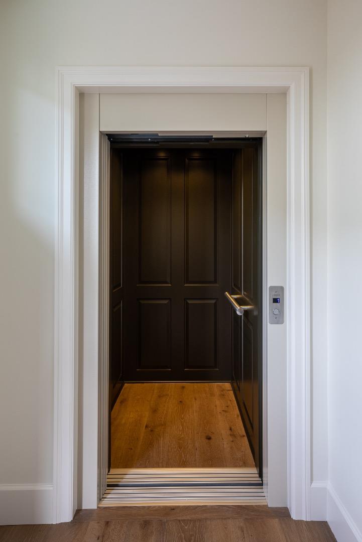 Detail Gallery Image 6 of 12 For 164 Waverley St, Palo Alto,  CA 94301 - 3 Beds | 3/1 Baths