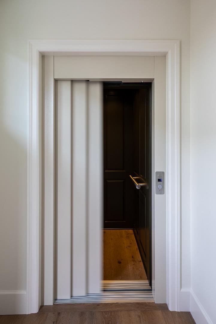 Detail Gallery Image 7 of 12 For 164 Waverley St, Palo Alto,  CA 94301 - 3 Beds | 3/1 Baths