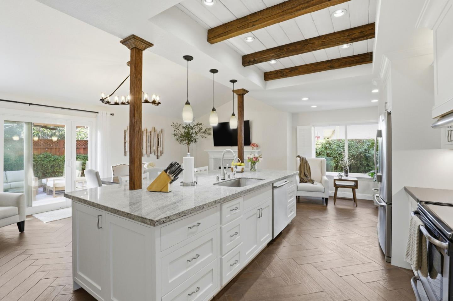 Detail Gallery Image 14 of 48 For 585 Encino Dr, Morgan Hill,  CA 95037 - 3 Beds | 2 Baths