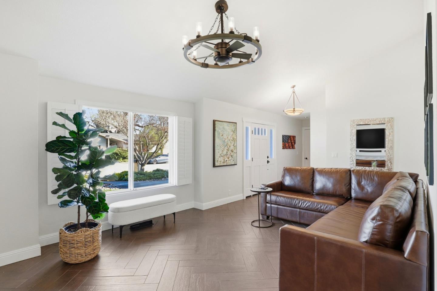 Detail Gallery Image 9 of 48 For 585 Encino Dr, Morgan Hill,  CA 95037 - 3 Beds | 2 Baths