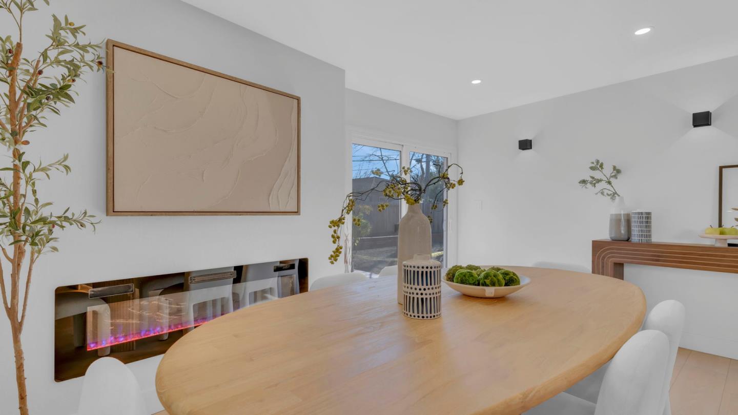 Detail Gallery Image 16 of 46 For 787 San Clemente Way, Mountain View,  CA 94043 - 5 Beds | 2/1 Baths