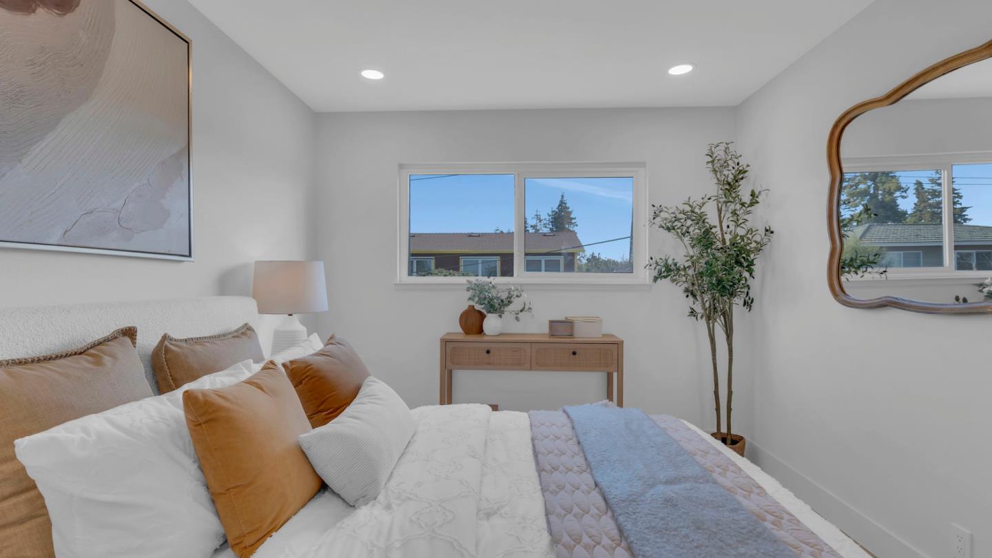 Detail Gallery Image 25 of 46 For 787 San Clemente Way, Mountain View,  CA 94043 - 5 Beds | 2/1 Baths