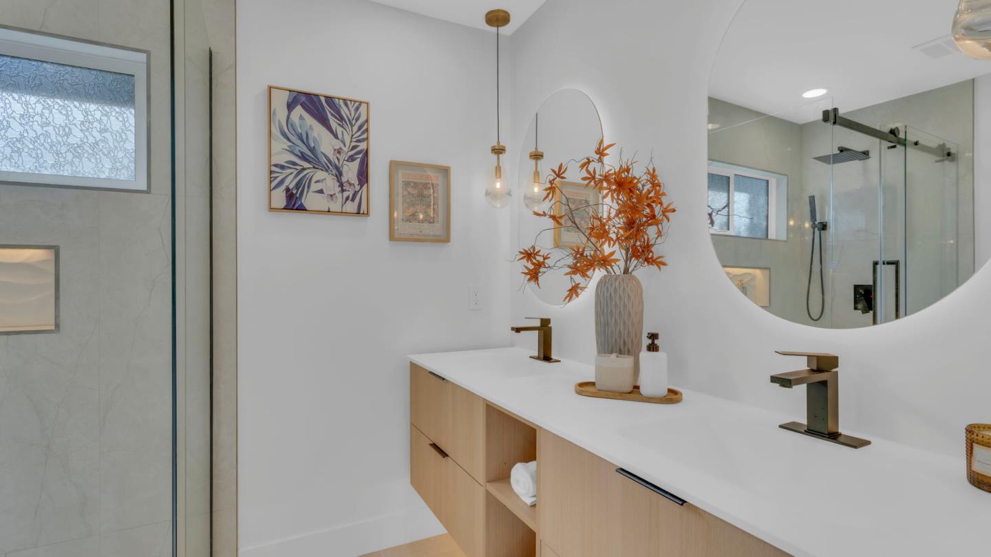 Detail Gallery Image 27 of 46 For 787 San Clemente Way, Mountain View,  CA 94043 - 5 Beds | 2/1 Baths