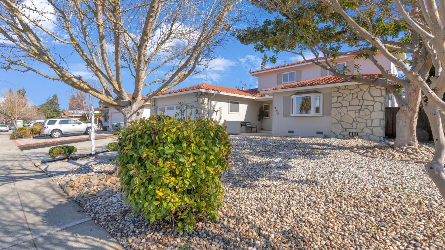 Detail Gallery Image 44 of 46 For 787 San Clemente Way, Mountain View,  CA 94043 - 5 Beds | 2/1 Baths