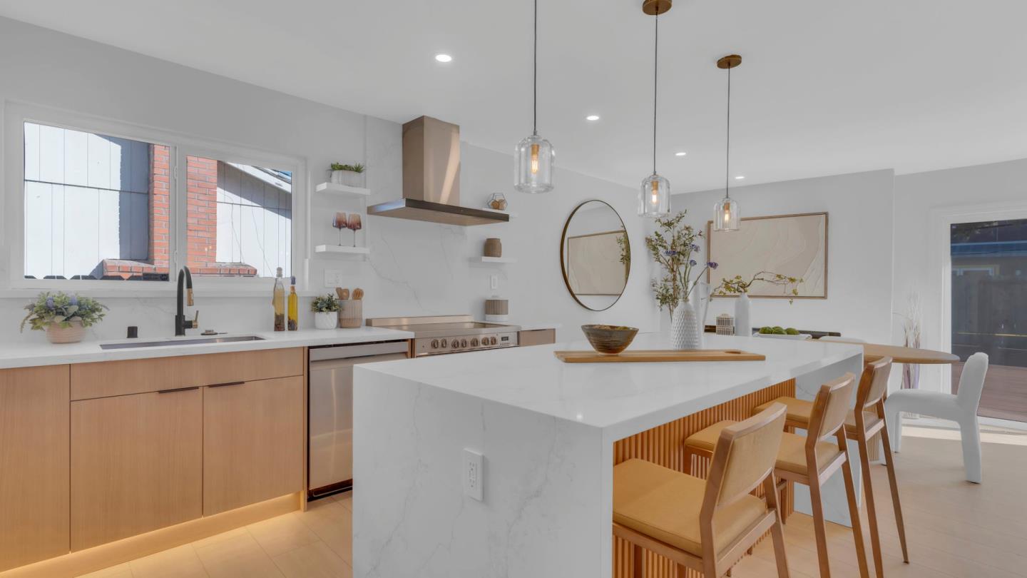 Detail Gallery Image 9 of 46 For 787 San Clemente Way, Mountain View,  CA 94043 - 5 Beds | 2/1 Baths