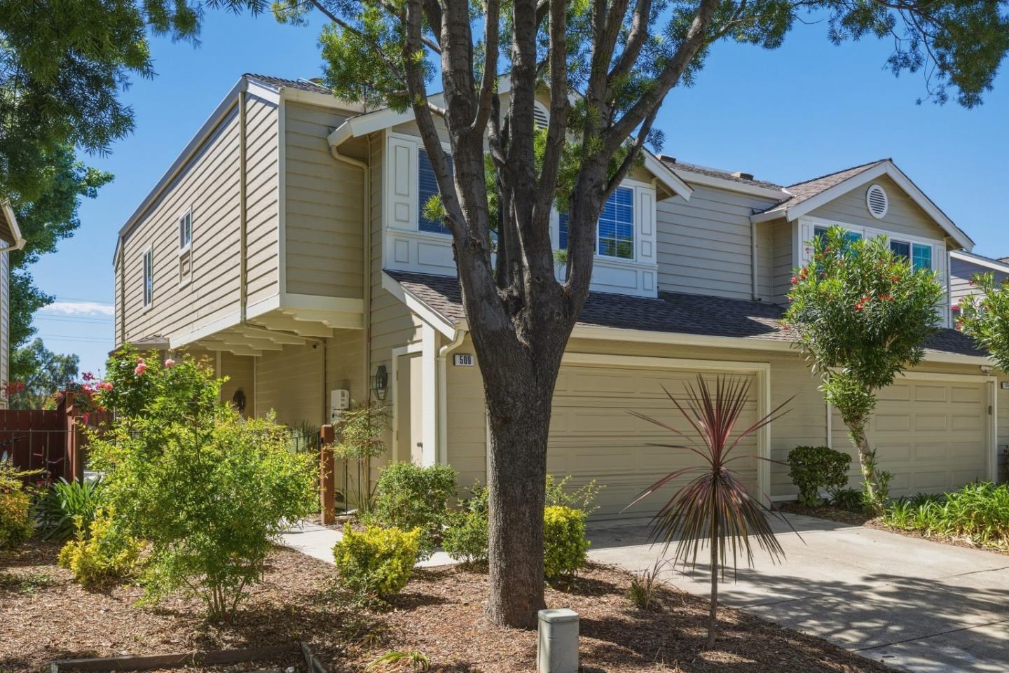 Detail Gallery Image 2 of 47 For 509 Oroville Rd, Milpitas,  CA 95035 - 4 Beds | 2/1 Baths