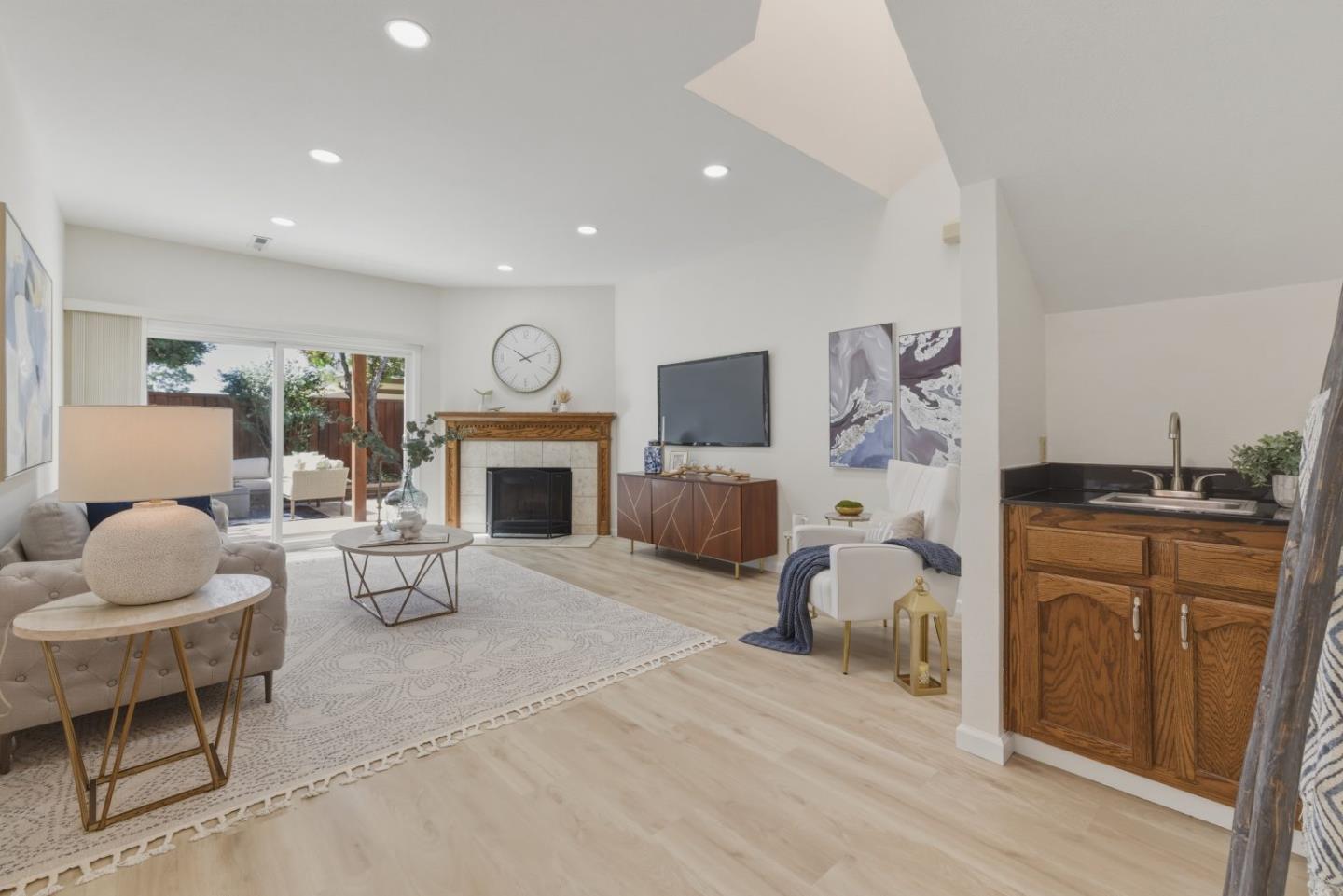 Detail Gallery Image 6 of 47 For 509 Oroville Rd, Milpitas,  CA 95035 - 4 Beds | 2/1 Baths