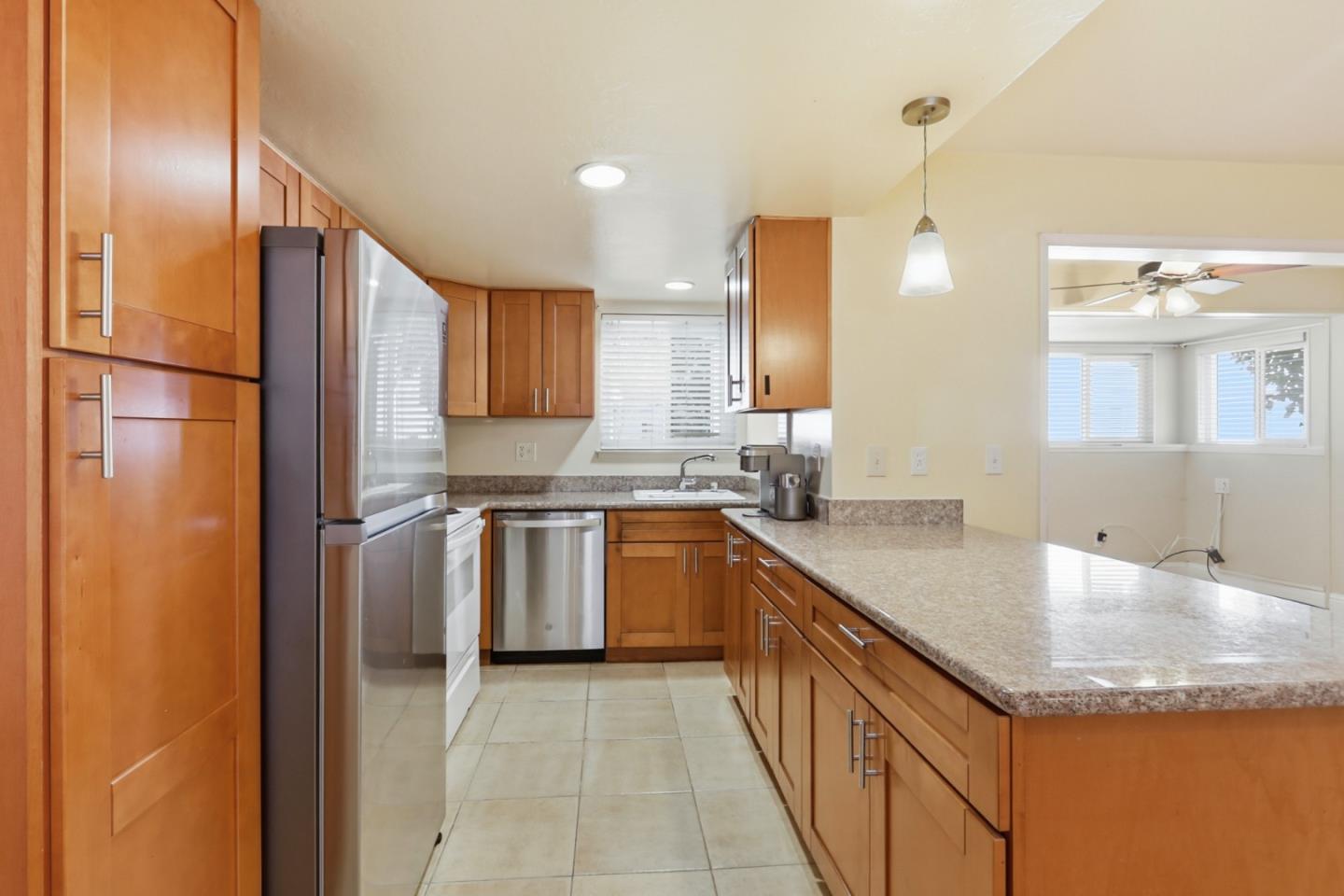 Detail Gallery Image 10 of 27 For 14225 Lora Dr #9,  Los Gatos,  CA 95032 - 2 Beds | 1 Baths