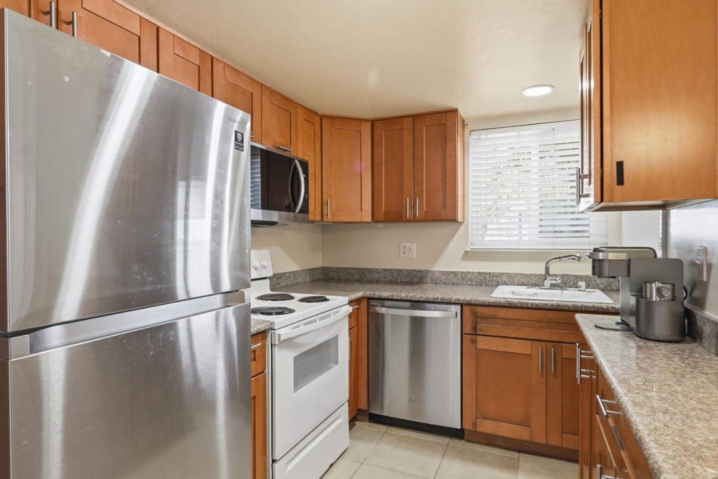 Detail Gallery Image 11 of 27 For 14225 Lora Dr #9,  Los Gatos,  CA 95032 - 2 Beds | 1 Baths