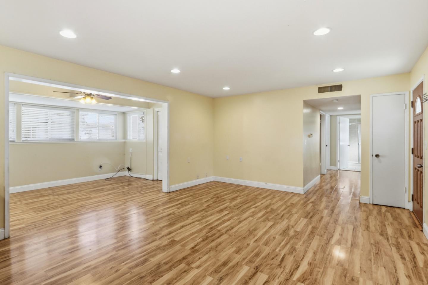 Detail Gallery Image 7 of 27 For 14225 Lora Dr #9,  Los Gatos,  CA 95032 - 2 Beds | 1 Baths