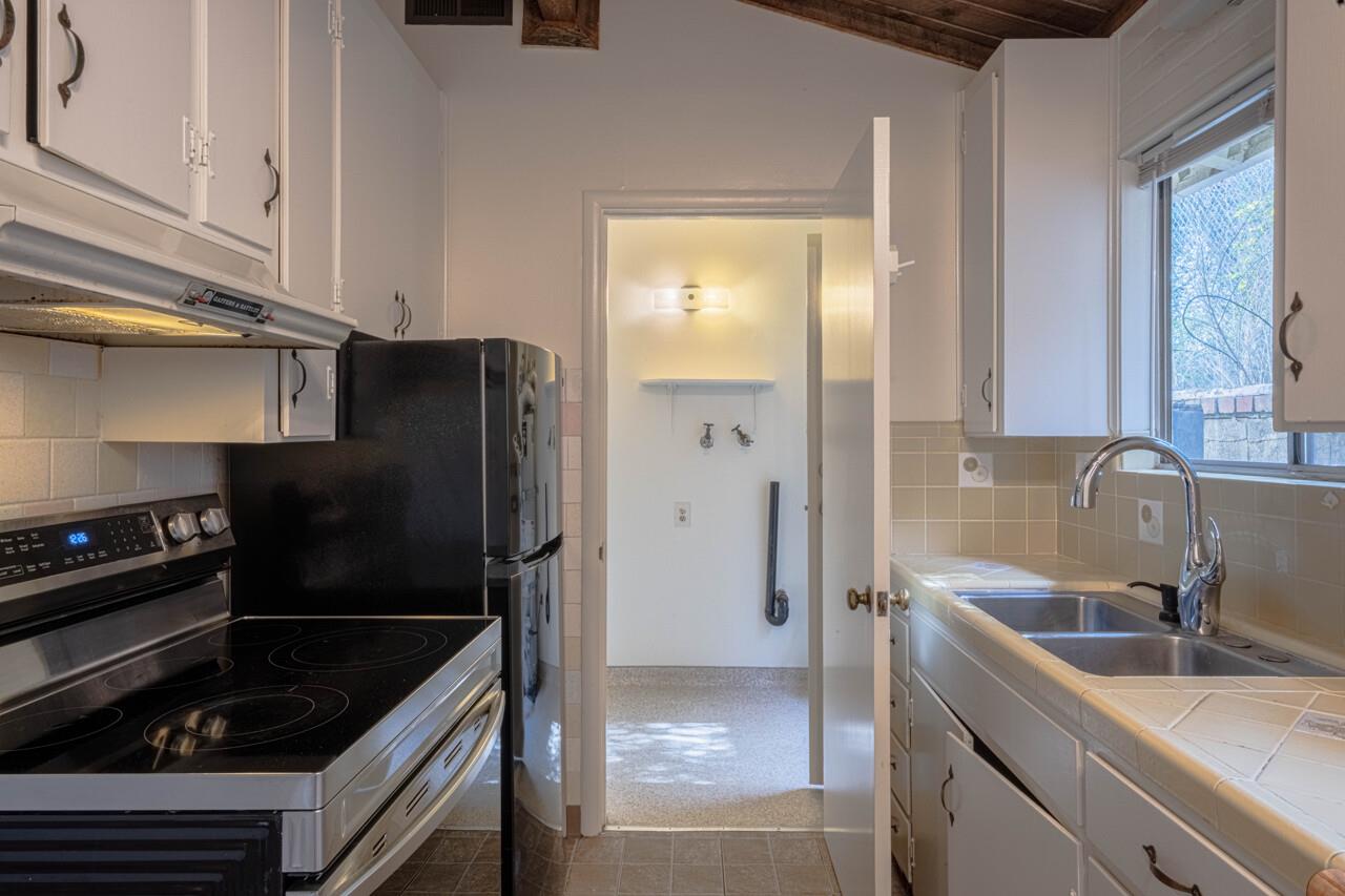 Detail Gallery Image 9 of 23 For 1113 Mcclellan Ave, Monterey,  CA 93940 - – Beds | – Baths