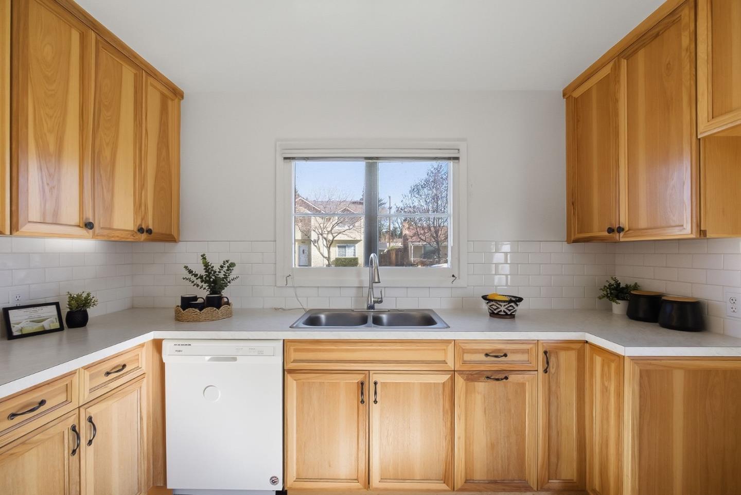 Detail Gallery Image 10 of 31 For 920 Blossom Dr, Santa Clara,  CA 95050 - 3 Beds | 1 Baths