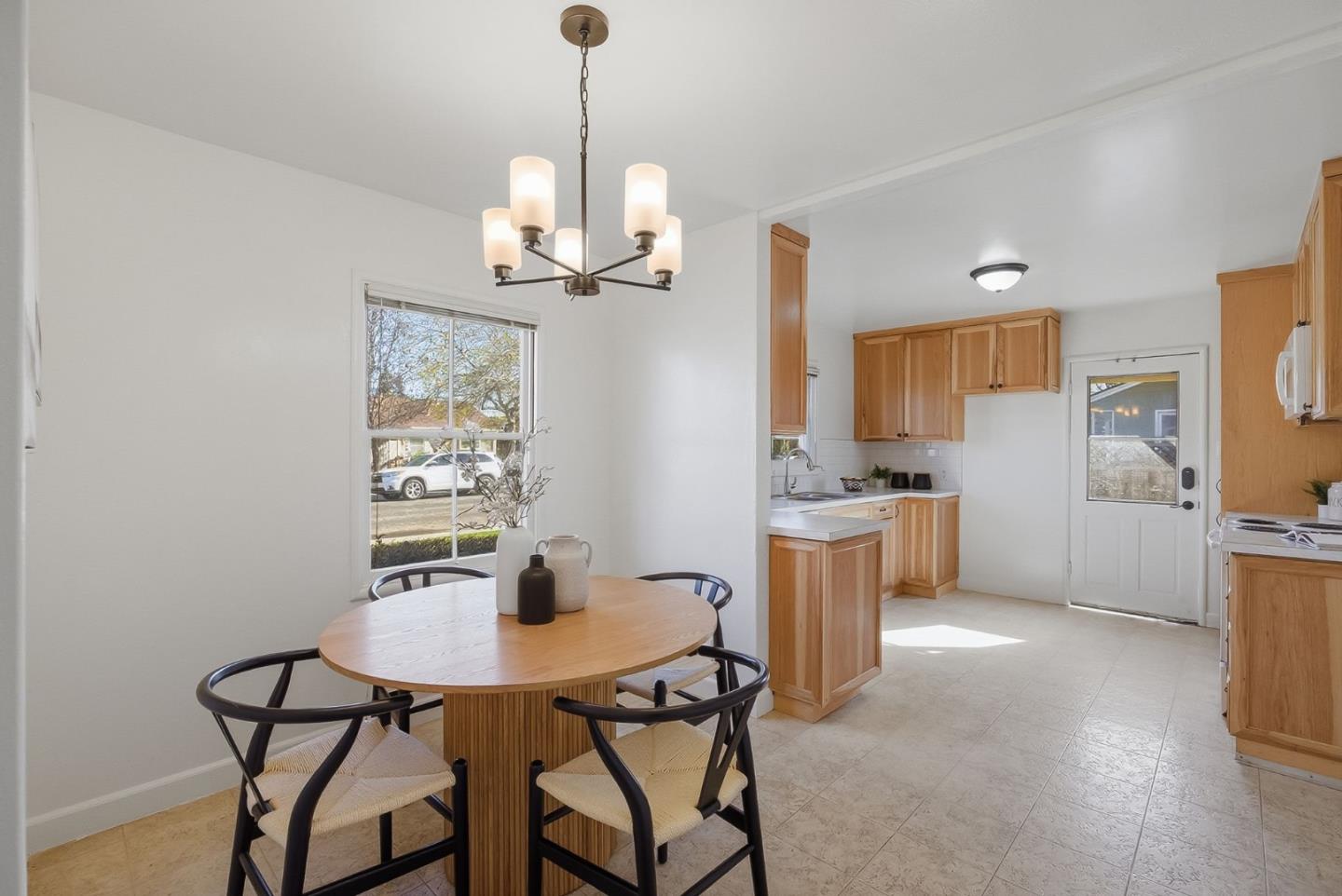 Detail Gallery Image 9 of 31 For 920 Blossom Dr, Santa Clara,  CA 95050 - 3 Beds | 1 Baths