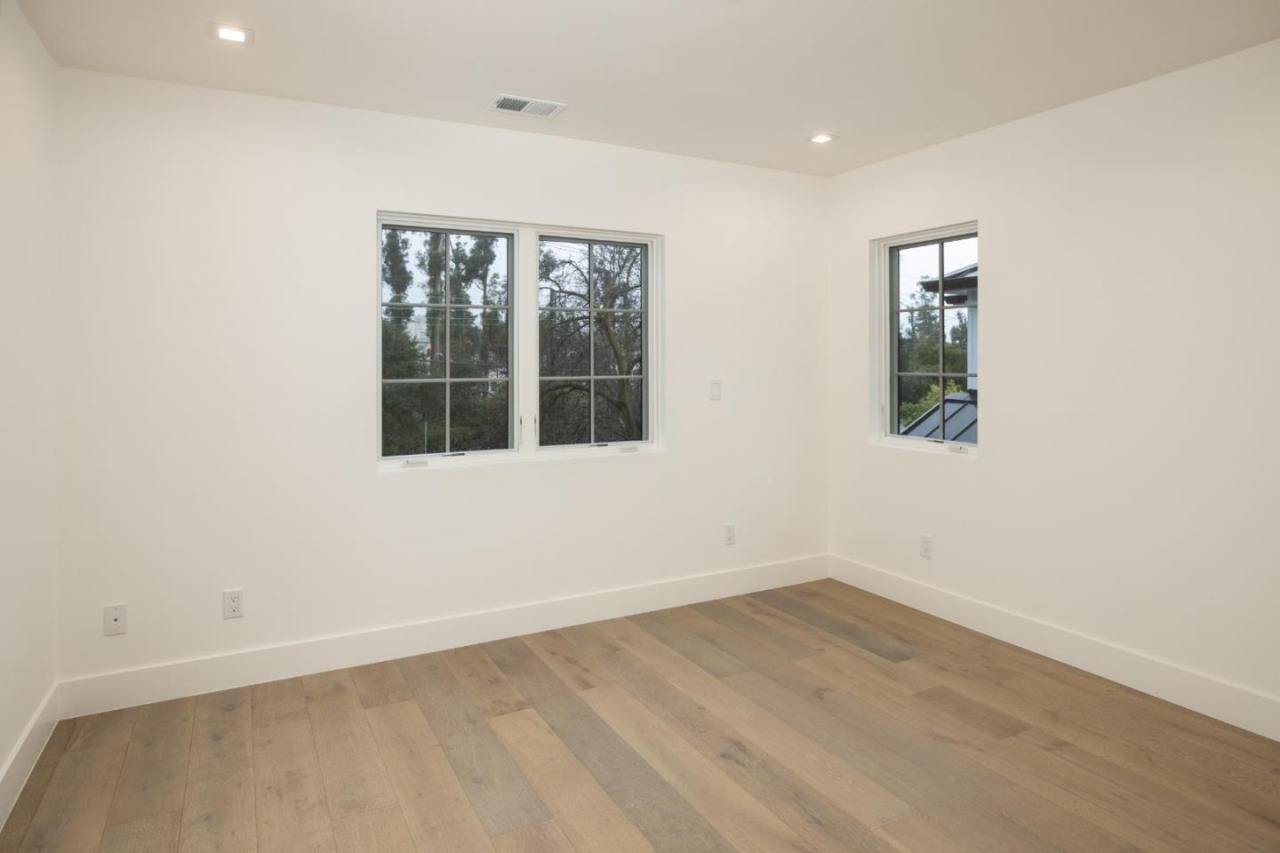 Detail Gallery Image 38 of 42 For 737 Linden Ave, Burlingame,  CA 94010 - – Beds | – Baths