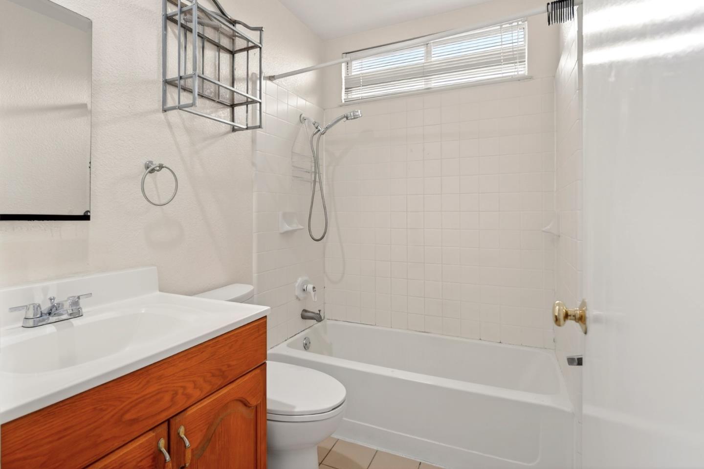 Detail Gallery Image 16 of 38 For 1848 Seville Way, San Jose,  CA 95131 - 3 Beds | 2 Baths