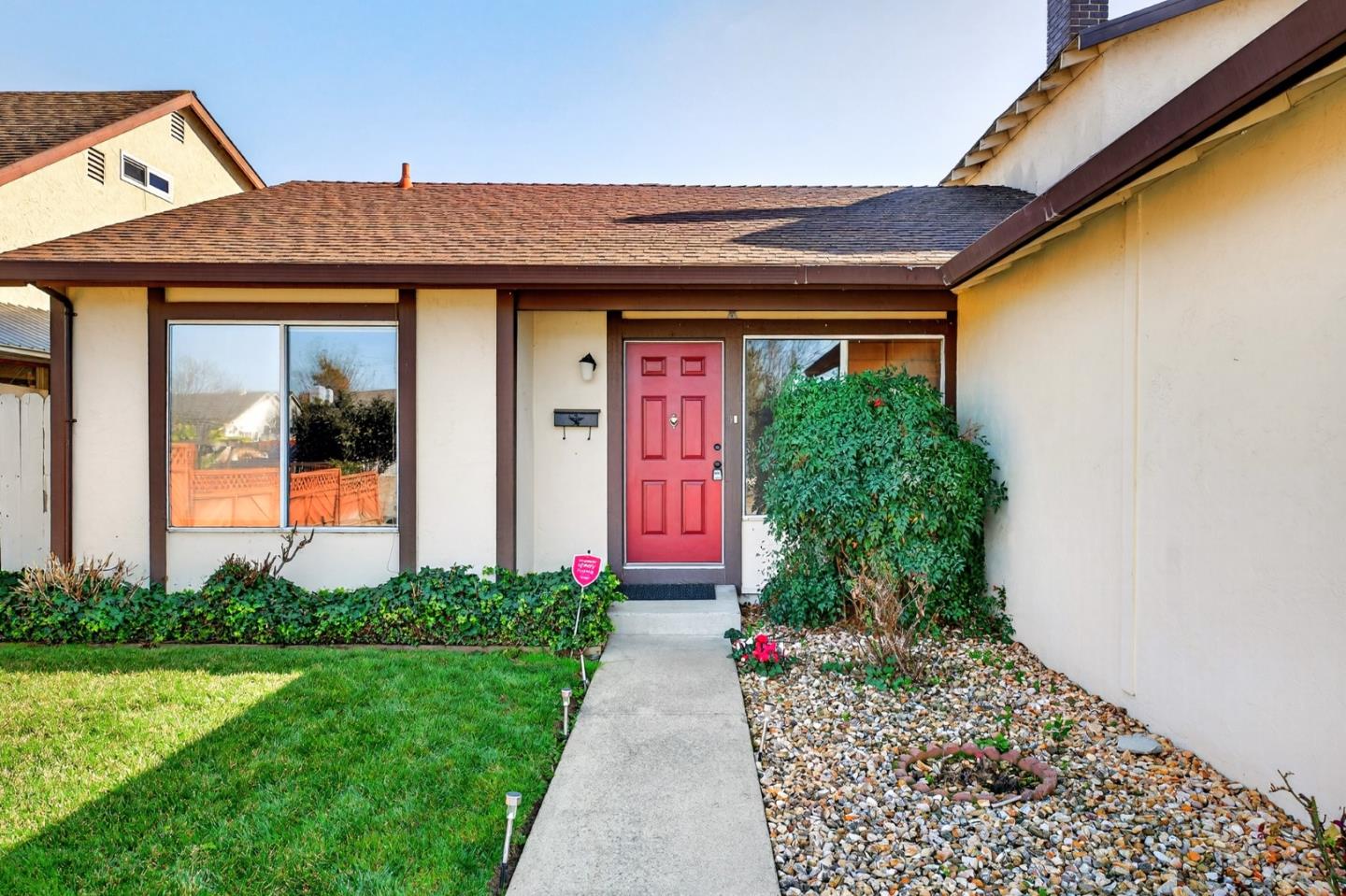 Detail Gallery Image 3 of 38 For 1848 Seville Way, San Jose,  CA 95131 - 3 Beds | 2 Baths