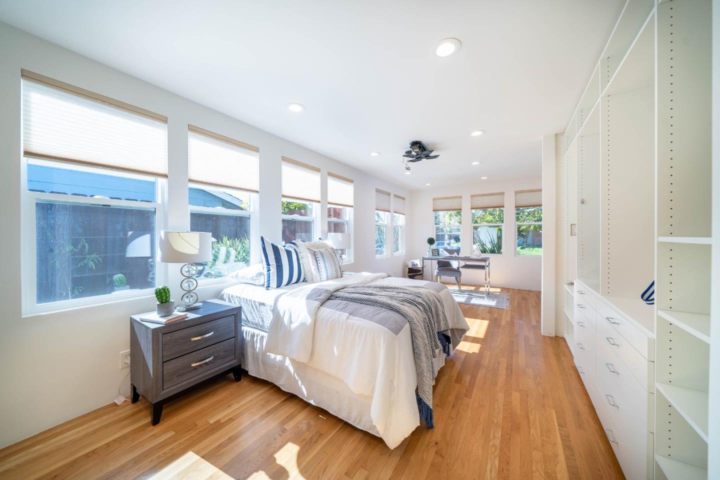 Detail Gallery Image 11 of 31 For 1009 Sir Francis Ave, Capitola,  CA 95010 - 3 Beds | 2 Baths