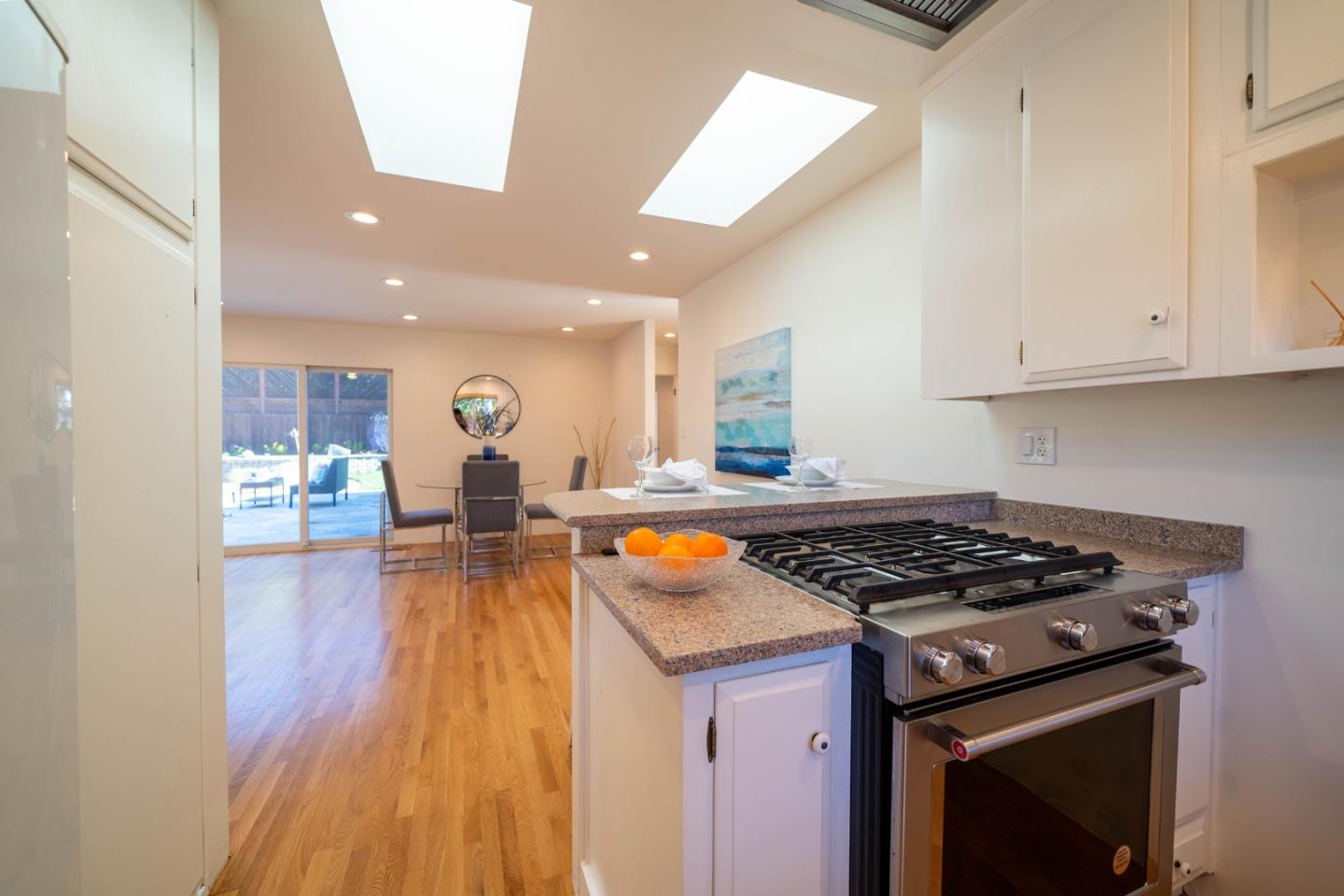 Detail Gallery Image 12 of 31 For 1009 Sir Francis Ave, Capitola,  CA 95010 - 3 Beds | 2 Baths