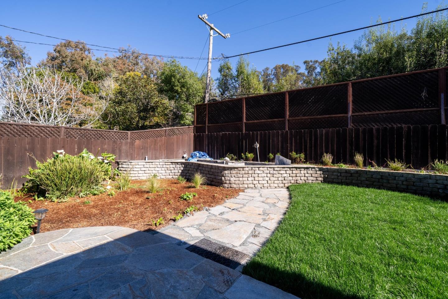 Detail Gallery Image 15 of 31 For 1009 Sir Francis Ave, Capitola,  CA 95010 - 3 Beds | 2 Baths