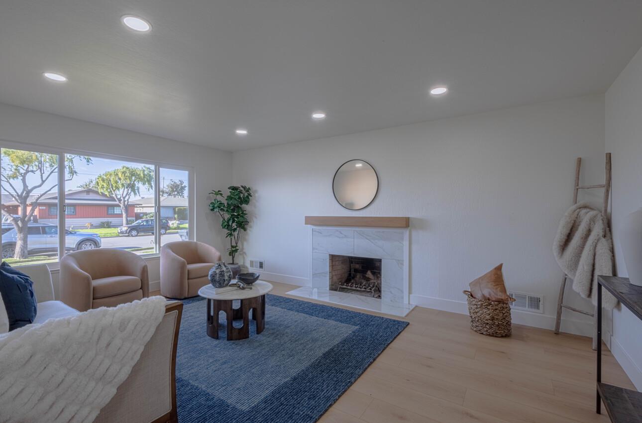 Detail Gallery Image 4 of 26 For 961 Loyola Dr, Salinas,  CA 93901 - 3 Beds | 2 Baths