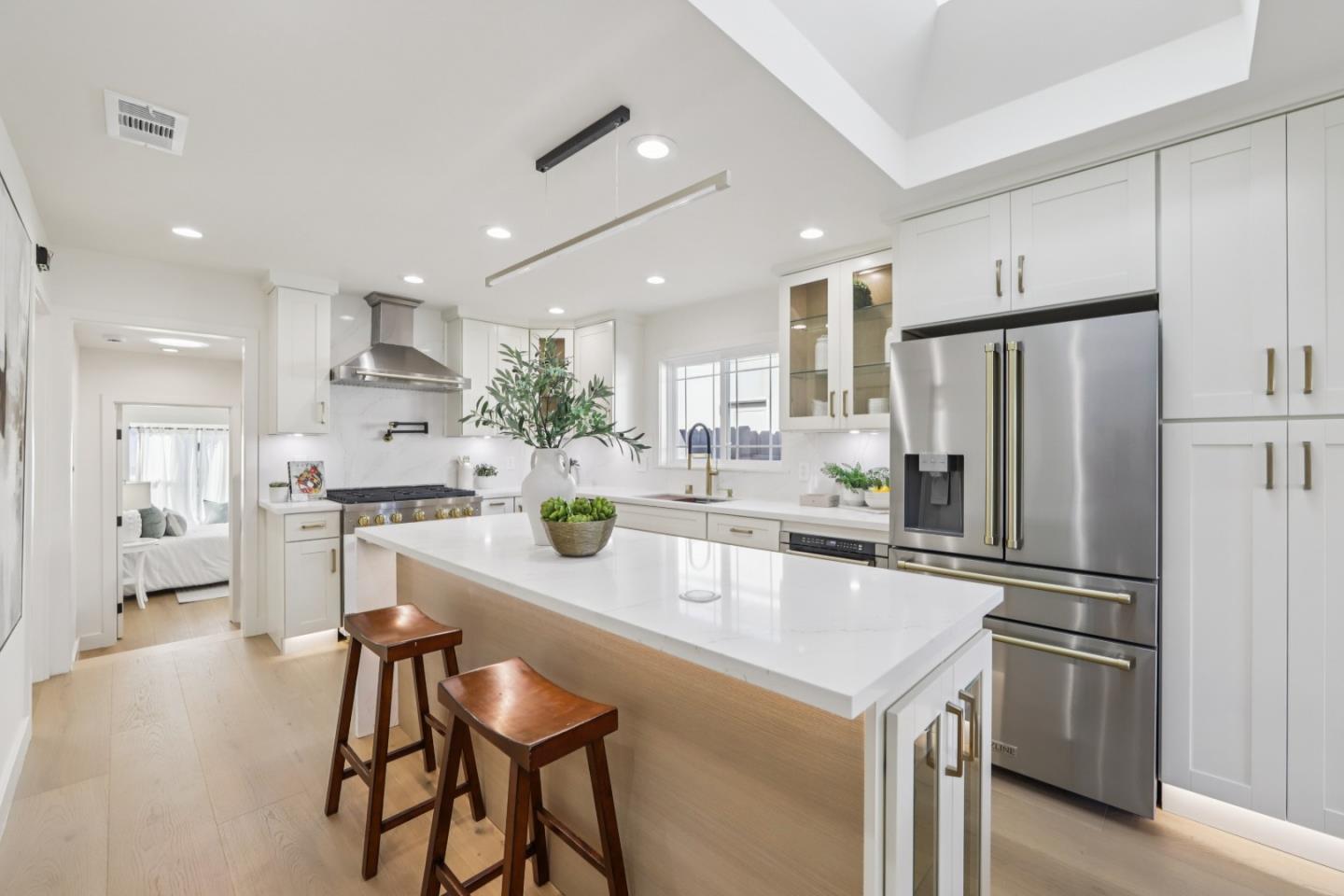 Detail Gallery Image 14 of 52 For 725 Alameda De Las Pulgas, Redwood City,  CA 94061 - 3 Beds | 3 Baths