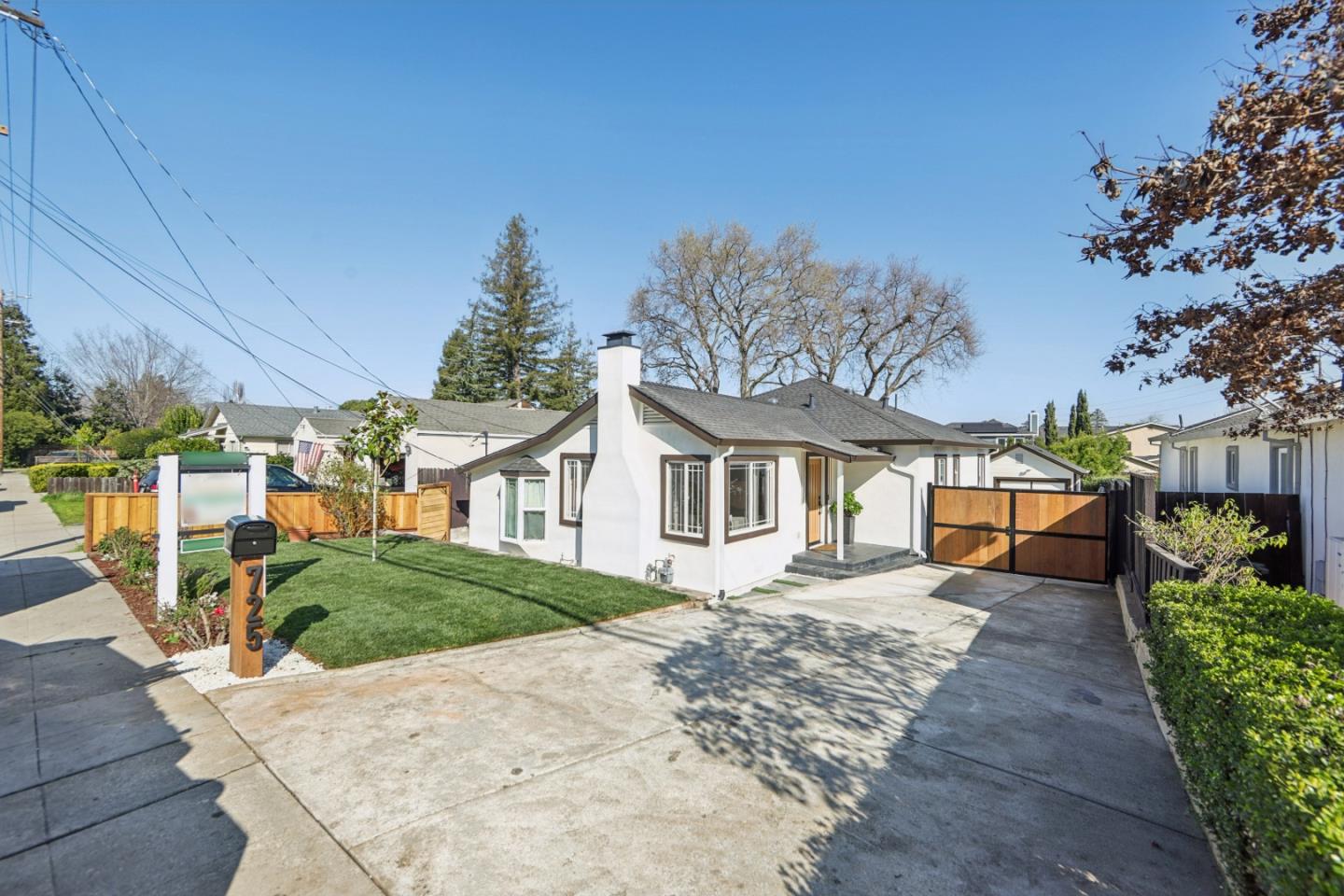 Detail Gallery Image 2 of 52 For 725 Alameda De Las Pulgas, Redwood City,  CA 94061 - 3 Beds | 3 Baths