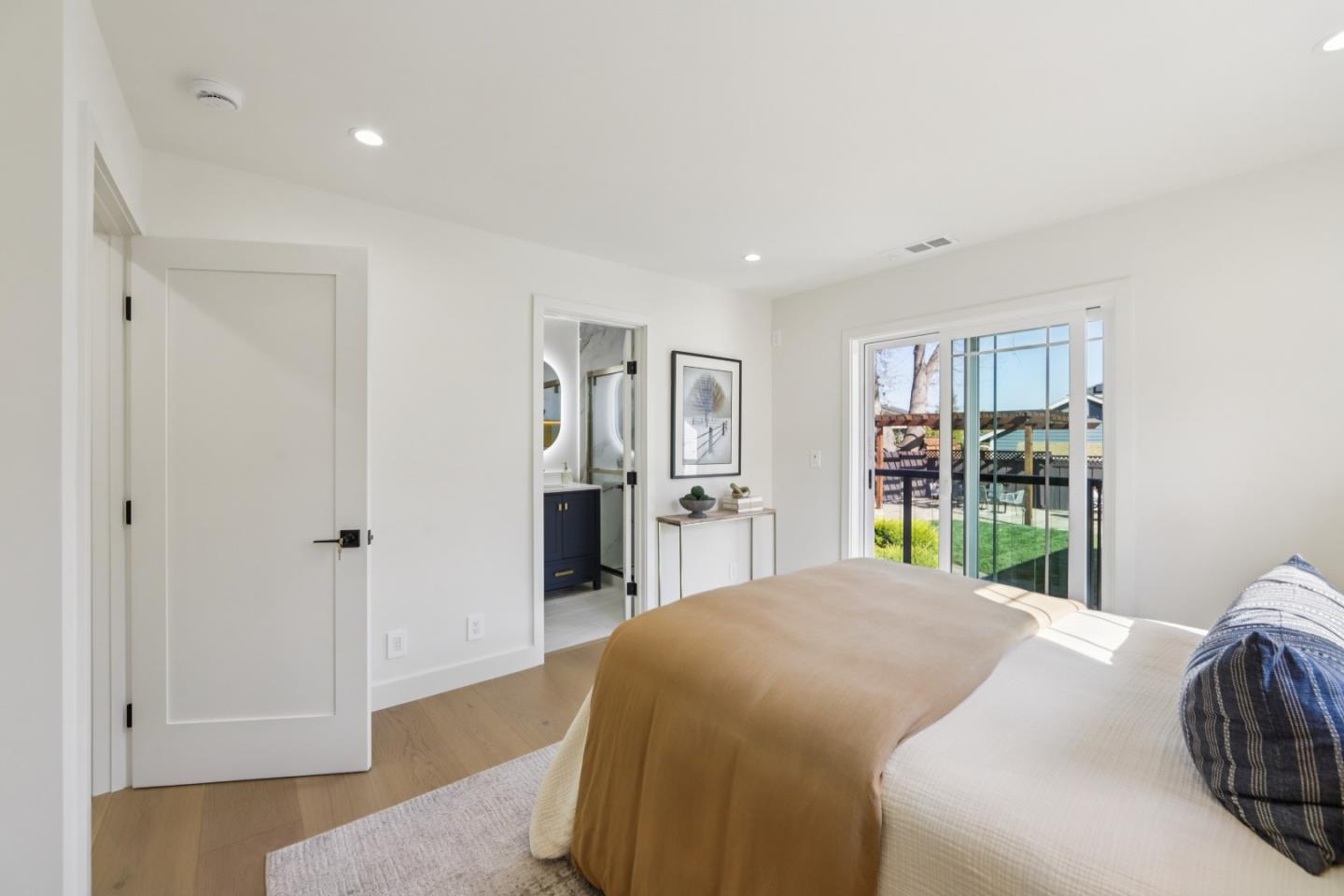 Detail Gallery Image 26 of 52 For 725 Alameda De Las Pulgas, Redwood City,  CA 94061 - 3 Beds | 3 Baths