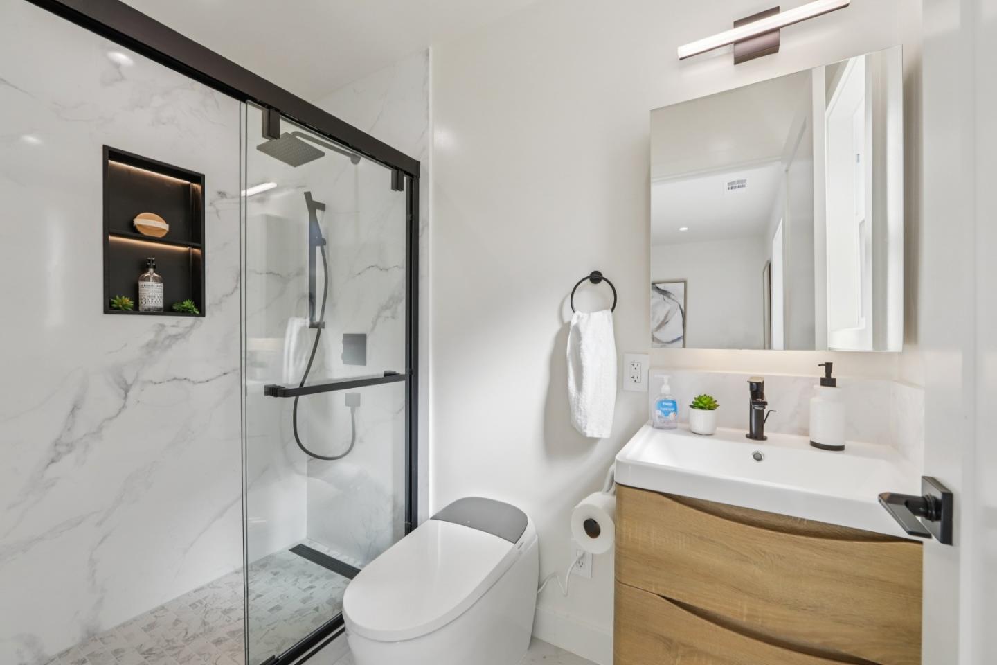 Detail Gallery Image 33 of 52 For 725 Alameda De Las Pulgas, Redwood City,  CA 94061 - 3 Beds | 3 Baths