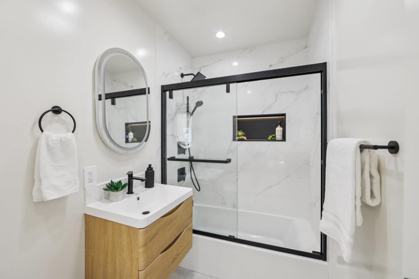 Detail Gallery Image 35 of 52 For 725 Alameda De Las Pulgas, Redwood City,  CA 94061 - 3 Beds | 3 Baths