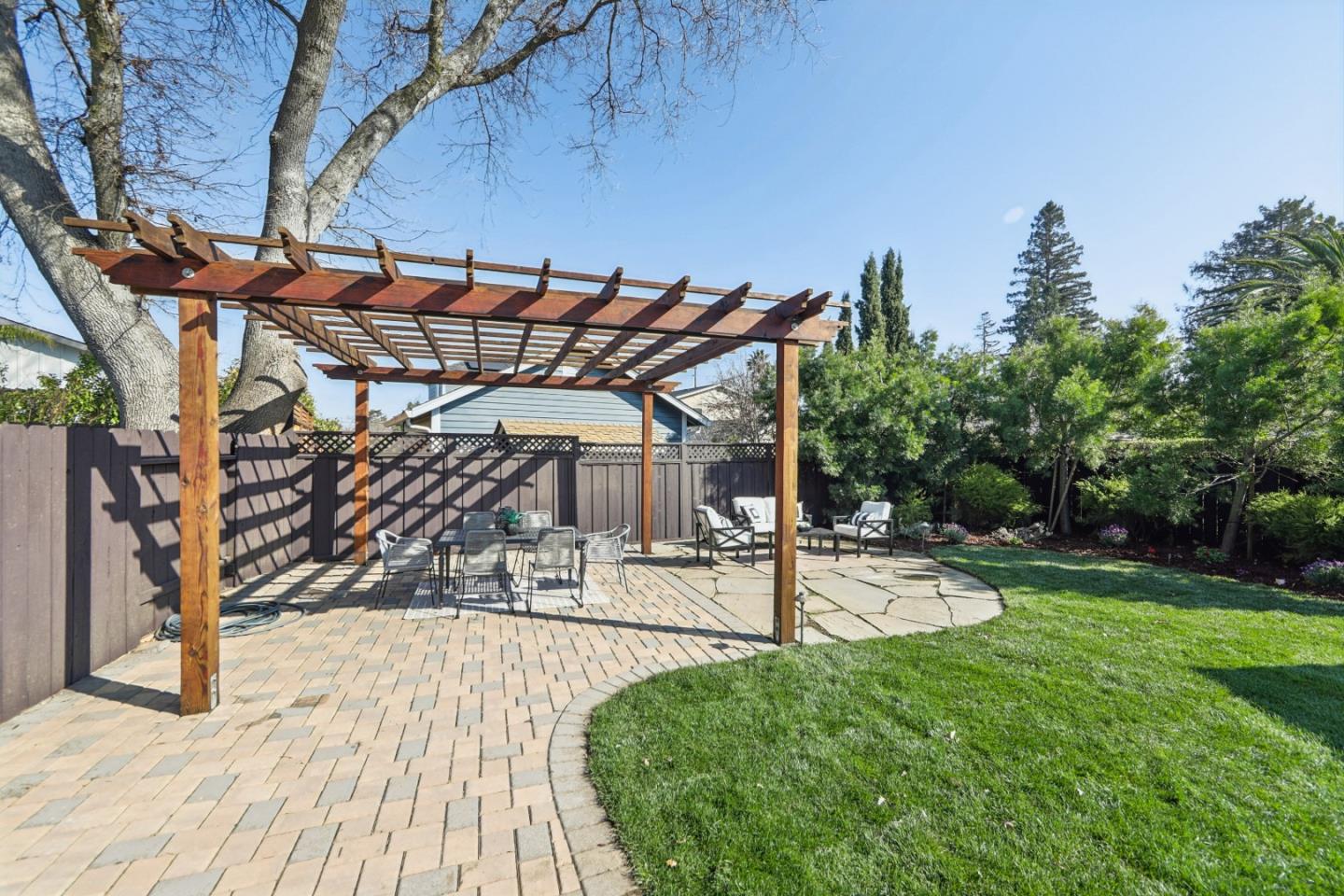 Detail Gallery Image 43 of 52 For 725 Alameda De Las Pulgas, Redwood City,  CA 94061 - 3 Beds | 3 Baths