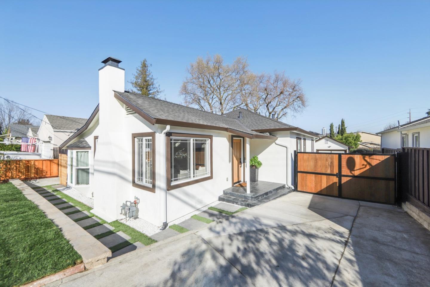 Detail Gallery Image 6 of 52 For 725 Alameda De Las Pulgas, Redwood City,  CA 94061 - 3 Beds | 3 Baths