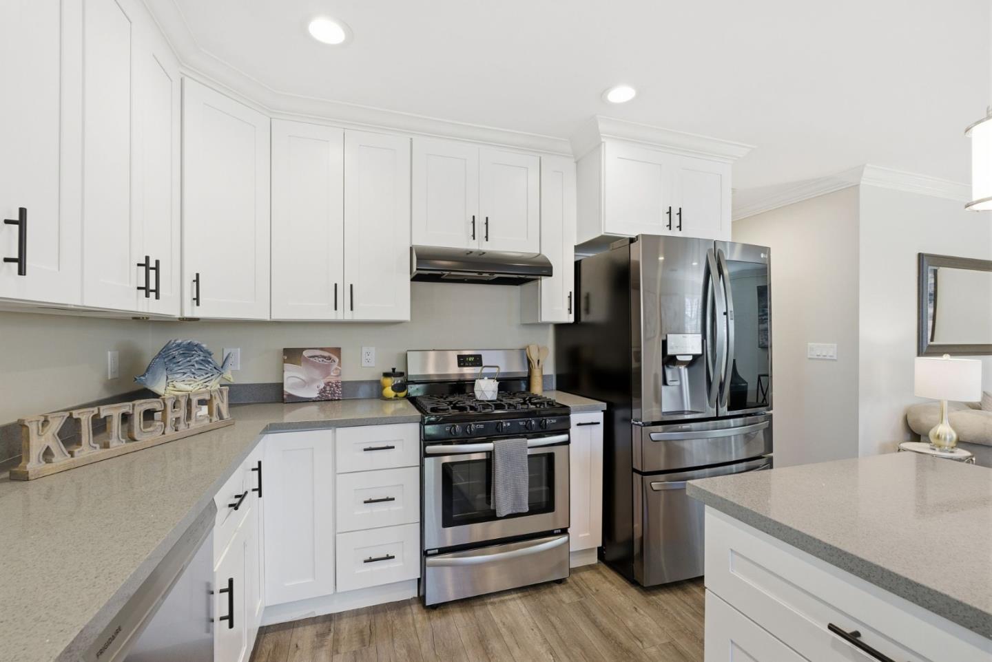 Detail Gallery Image 10 of 49 For 2212 Dumbarton Ave, East Palo Alto,  CA 94303 - 4 Beds | 3 Baths