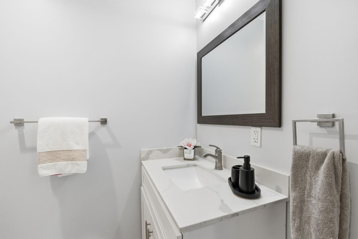 Detail Gallery Image 17 of 49 For 2212 Dumbarton Ave, East Palo Alto,  CA 94303 - 4 Beds | 3 Baths