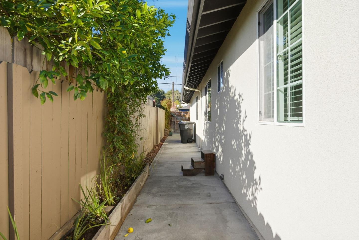 Detail Gallery Image 46 of 49 For 2212 Dumbarton Ave, East Palo Alto,  CA 94303 - 4 Beds | 3 Baths