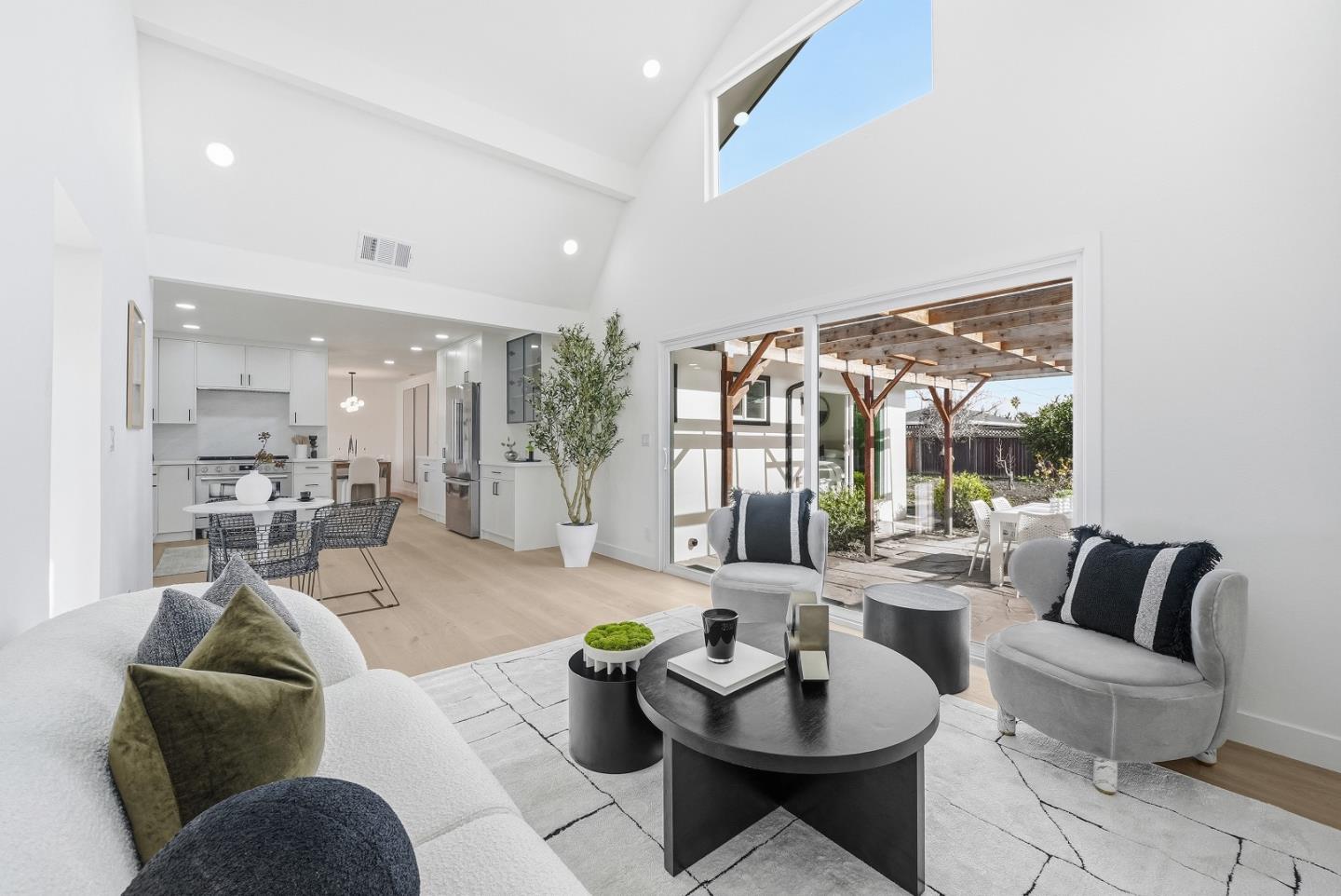 Detail Gallery Image 19 of 49 For 2243 Emmett Ct, Santa Clara,  CA 95051 - 4 Beds | 3 Baths