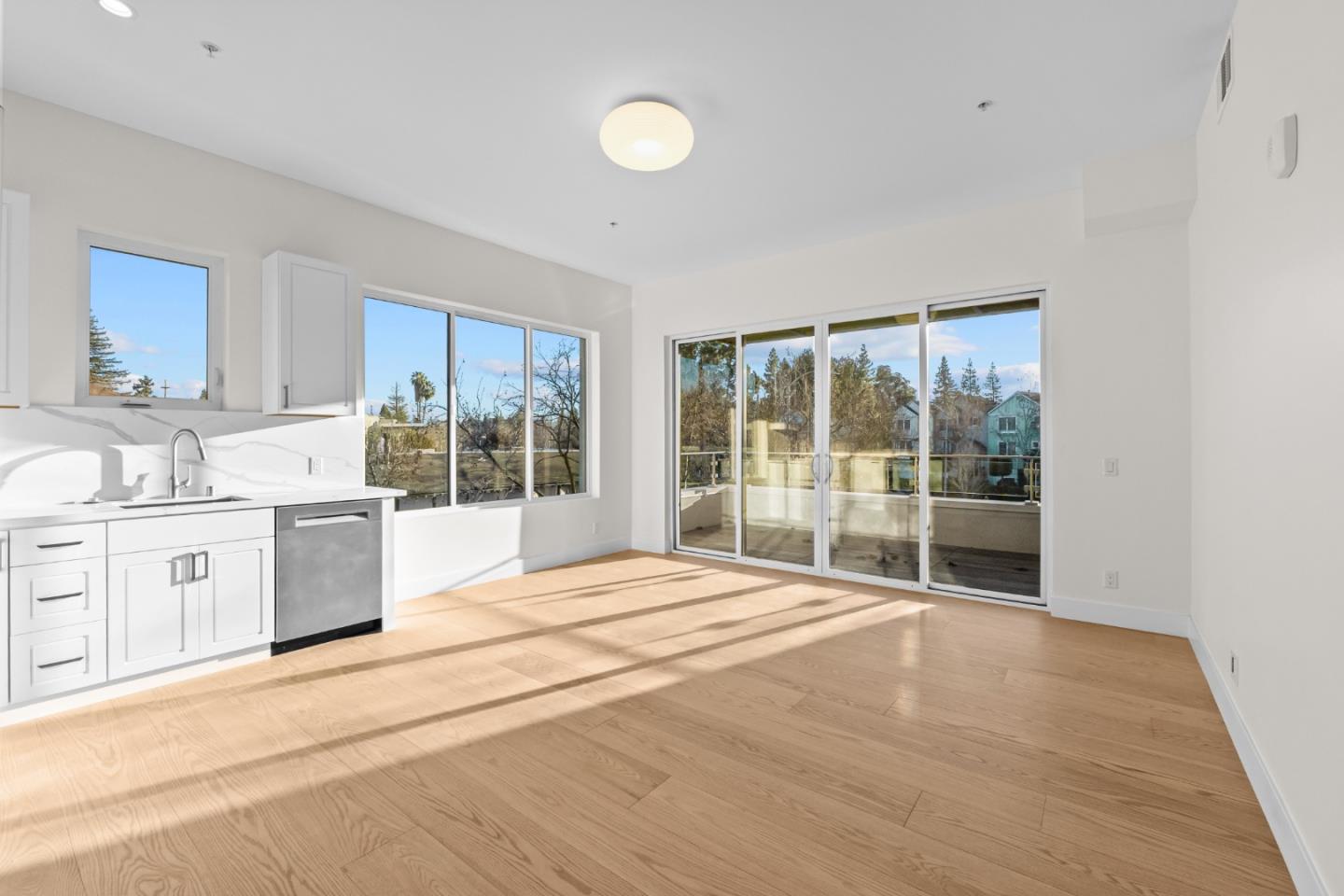 Detail Gallery Image 10 of 31 For 4115 El Camino Real #224,  Palo Alto,  CA 94306 - 1 Beds | 1 Baths