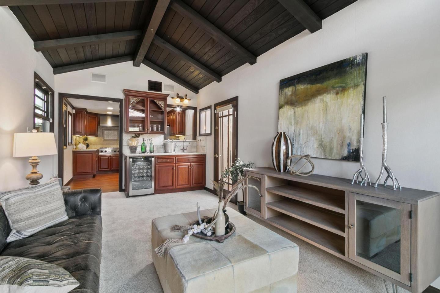 Detail Gallery Image 10 of 24 For 2084 Saint Francis Way, San Carlos,  CA 94070 - 3 Beds | 2/1 Baths