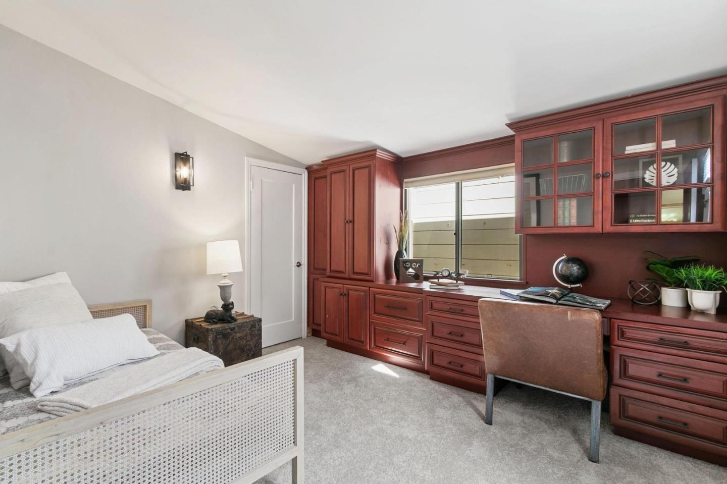 Detail Gallery Image 16 of 24 For 2084 Saint Francis Way, San Carlos,  CA 94070 - 3 Beds | 2/1 Baths