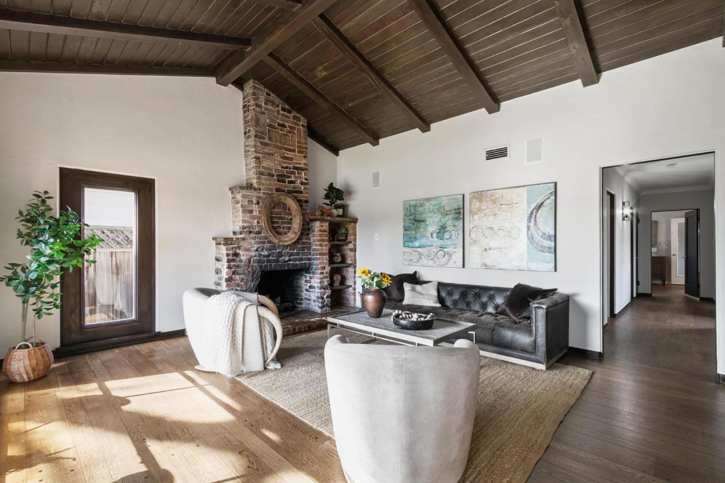 Detail Gallery Image 3 of 24 For 2084 Saint Francis Way, San Carlos,  CA 94070 - 3 Beds | 2/1 Baths