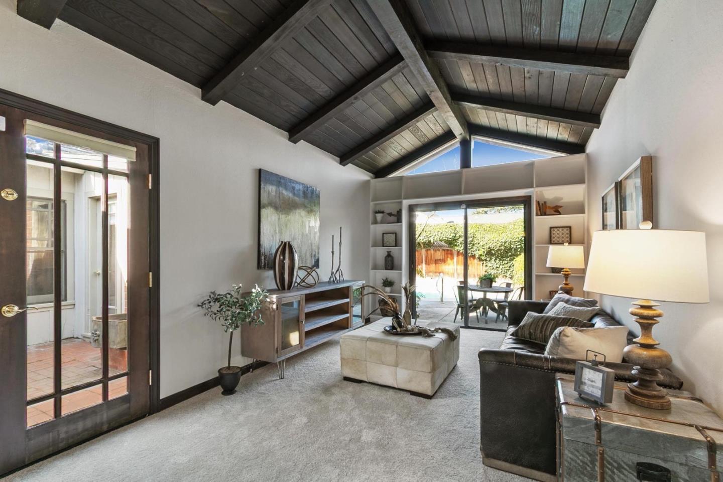 Detail Gallery Image 9 of 24 For 2084 Saint Francis Way, San Carlos,  CA 94070 - 3 Beds | 2/1 Baths