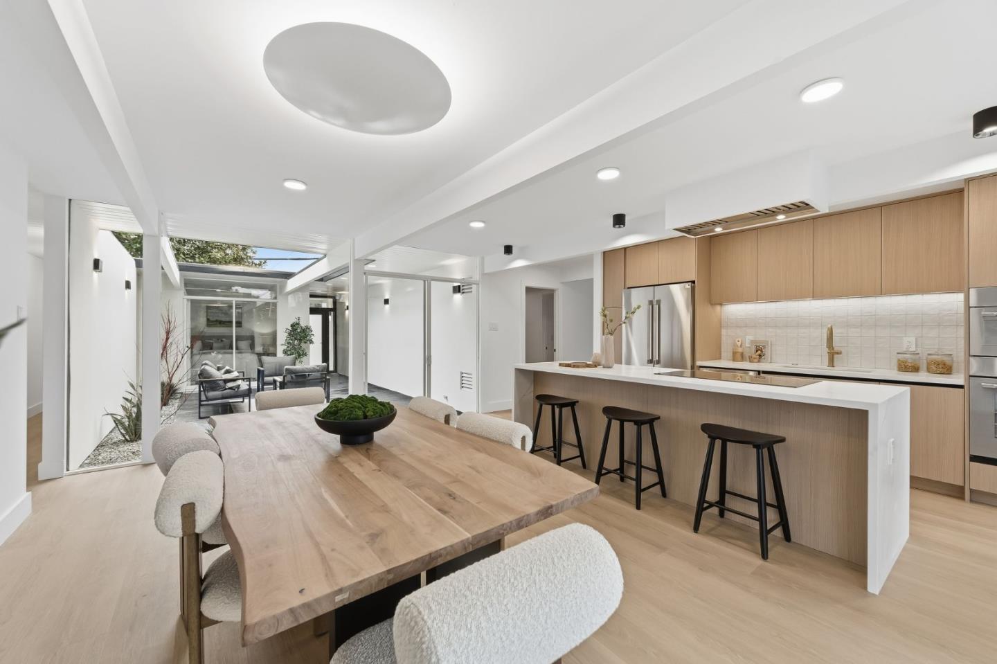 Detail Gallery Image 17 of 42 For 1907 Ticonderoga Dr, San Mateo,  CA 94402 - 4 Beds | 2/1 Baths