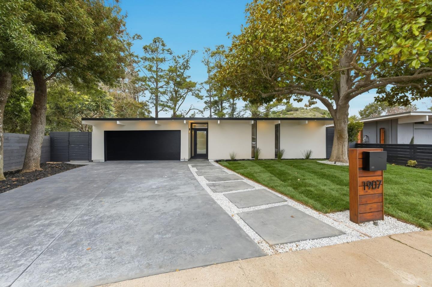 Detail Gallery Image 2 of 42 For 1907 Ticonderoga Dr, San Mateo,  CA 94402 - 4 Beds | 2/1 Baths