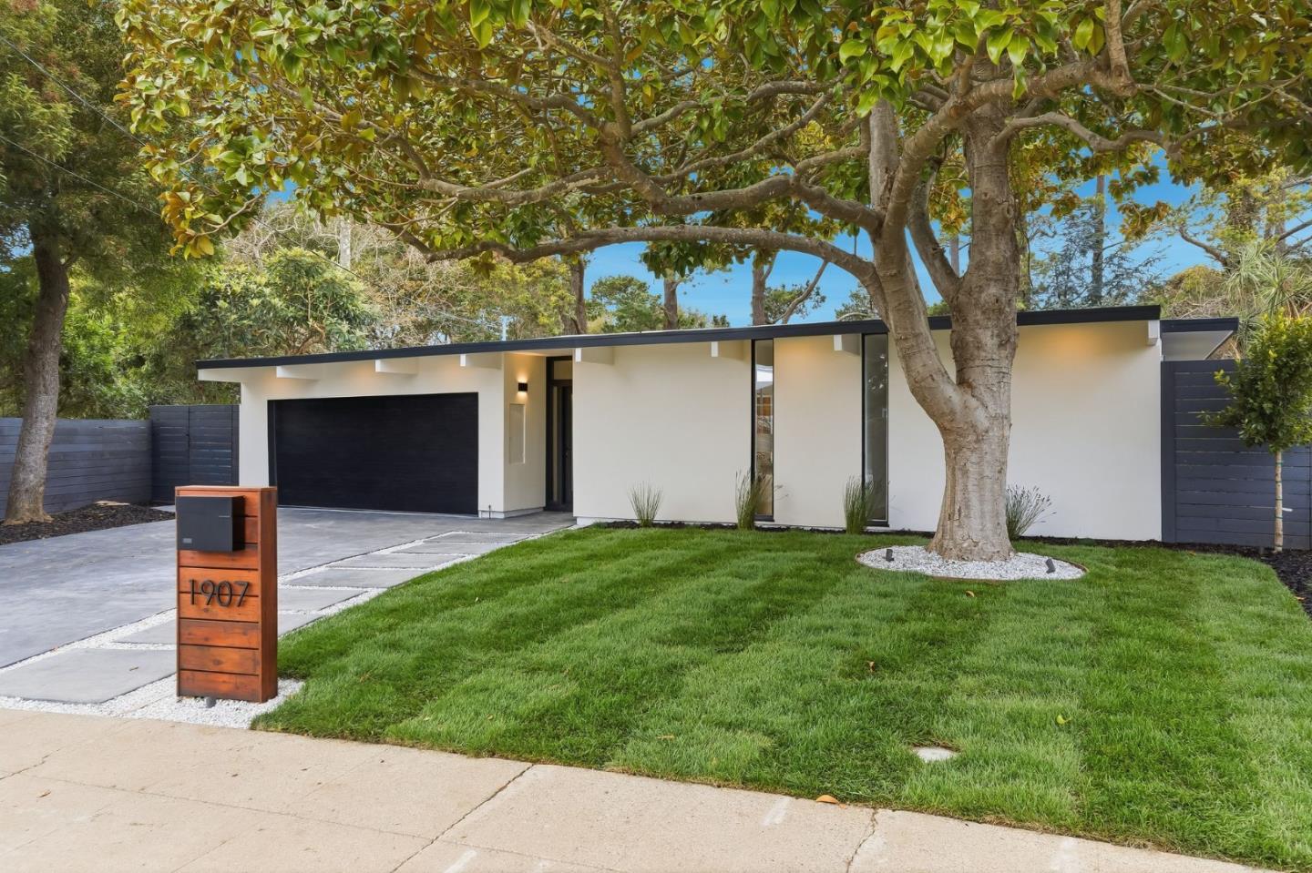 Detail Gallery Image 3 of 42 For 1907 Ticonderoga Dr, San Mateo,  CA 94402 - 4 Beds | 2/1 Baths